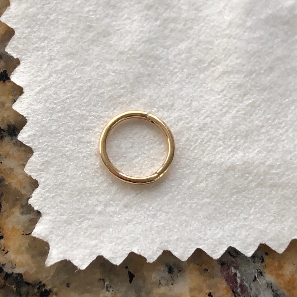 Venus by Maria Tash 14k gold seamless clicker ring
